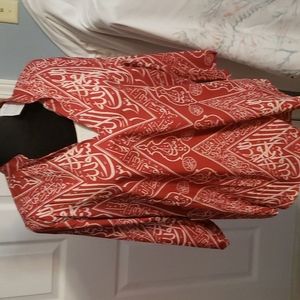 NWT Ladies lightweight silky top